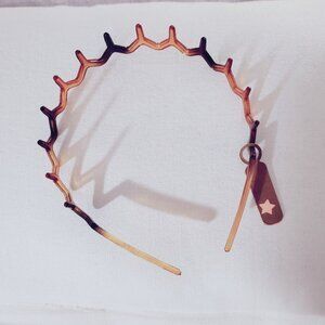 New- 90s The Trending Wavy Toothed Headband in Orange/Brown